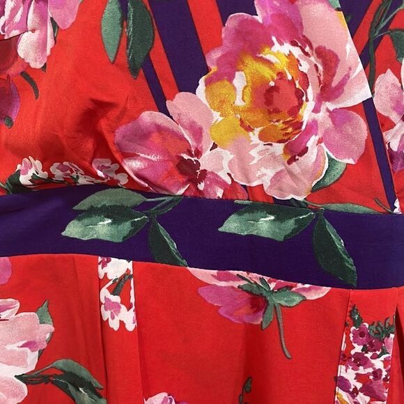 NWOT Chris McLaughlin Red Wrap Style Floral dress.  Size 14. - Picture 4 of 12